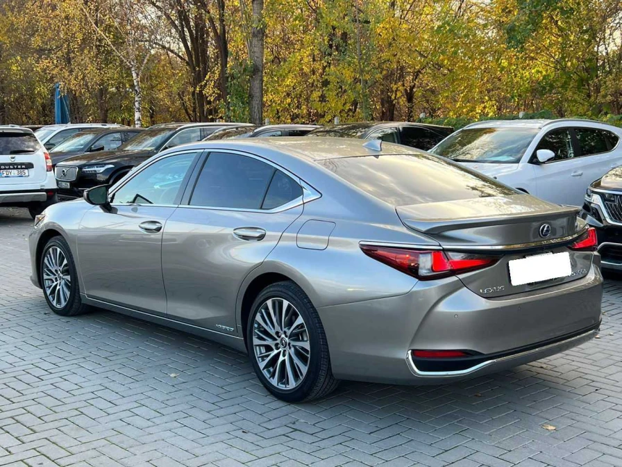 Lexus ES Series, 2022