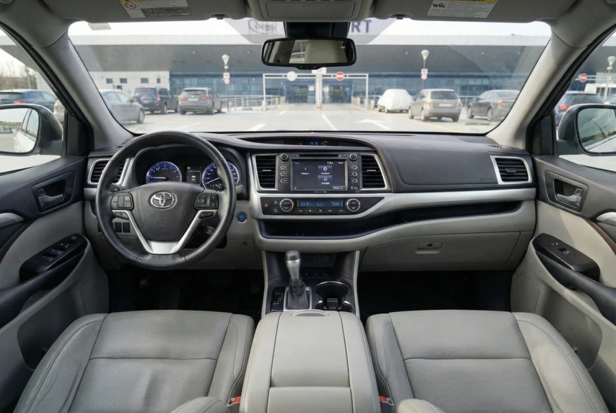 Toyota Highlander 8 Locuri