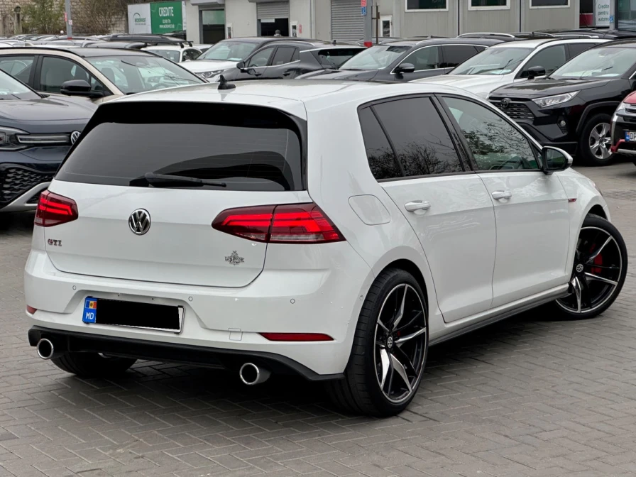 Volkswagen Golf GTI