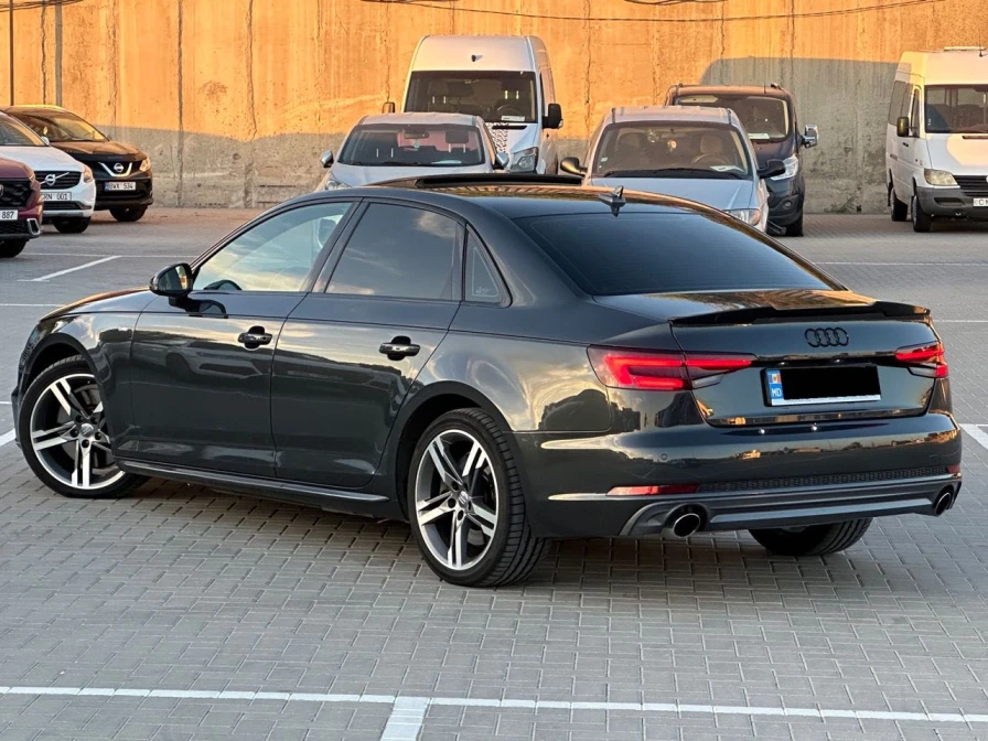 Audi A4 2018, 2018