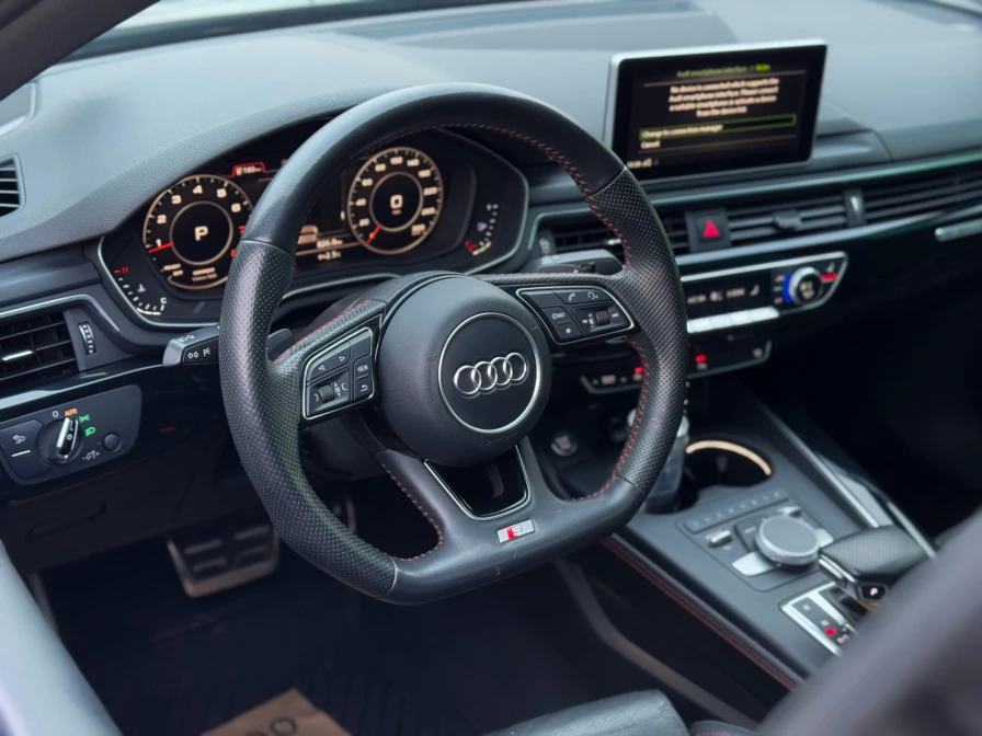 Audi A4 2018, 2018