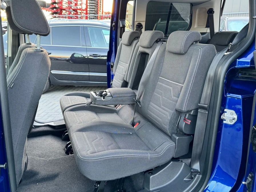 Ford Tourneo Connect 7 locuri, 2017