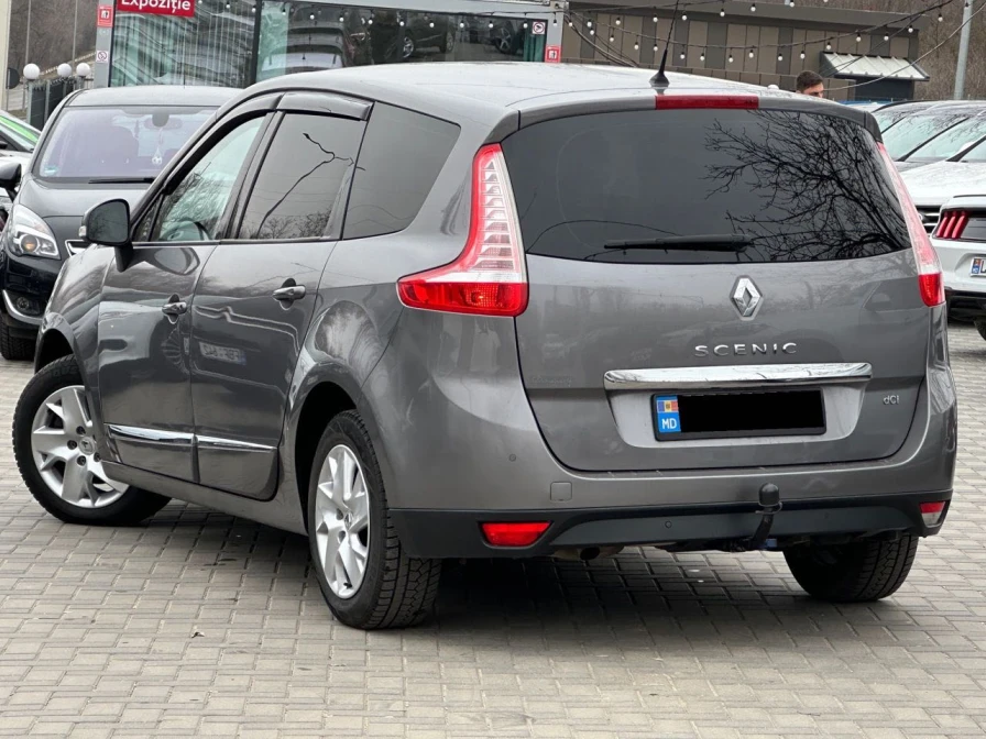 Renault Scenic 2015, 2015