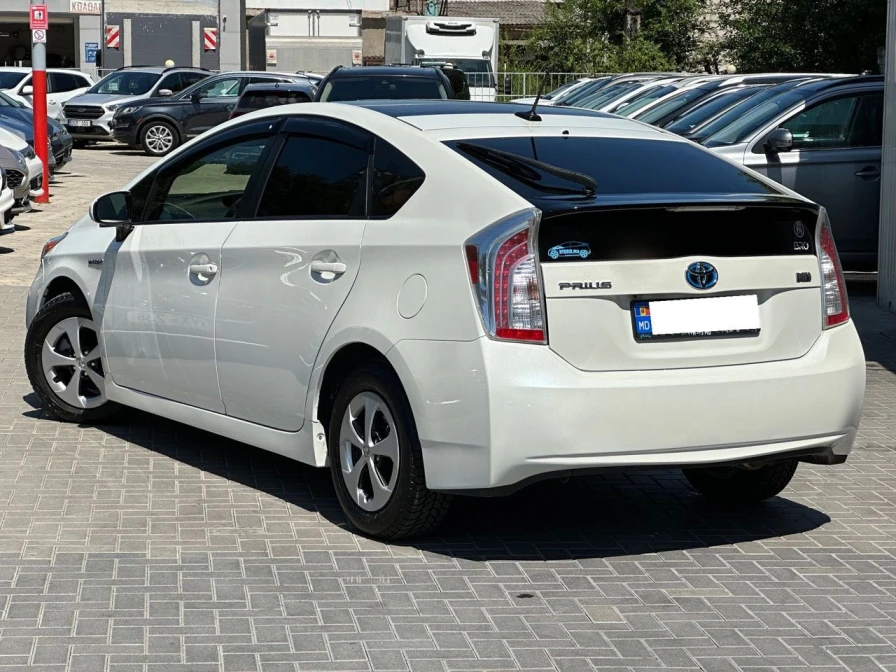 Toyota Prius 30